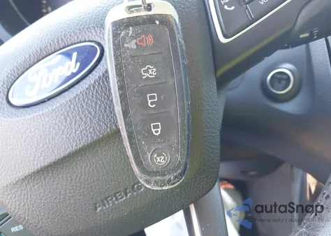 2015 Ford Focus Titanium из США, поврежденный, VIN 1FADP3J20FL300536